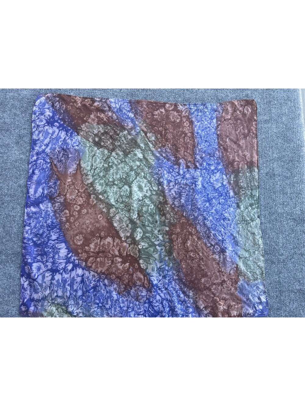 womens scarf multi color purple brown size 33”X36”.